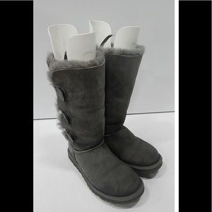 UGG Women’s Tall Boot, gray, size 5